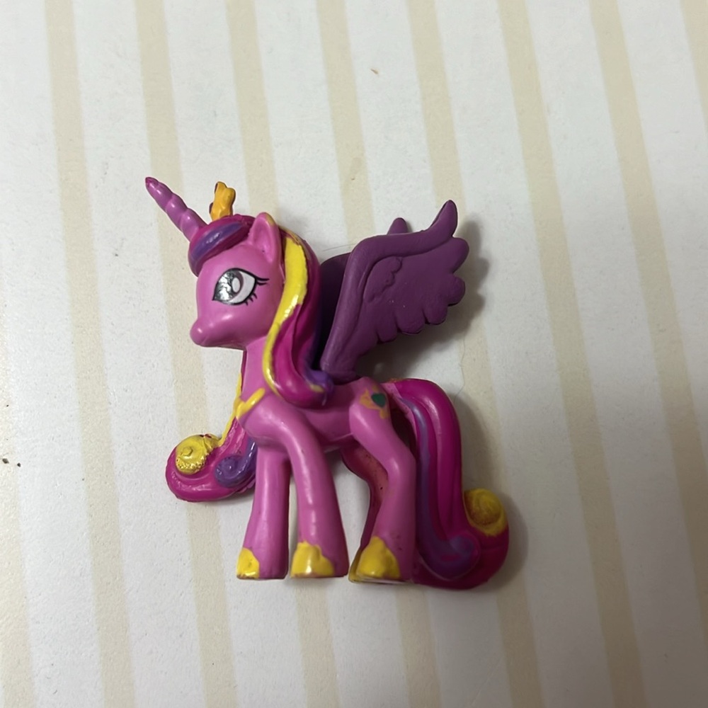 My Little Pony Friendship is Magic 2 Inch Princess Cadance 2 PVC Figure - Picture 2 of 2